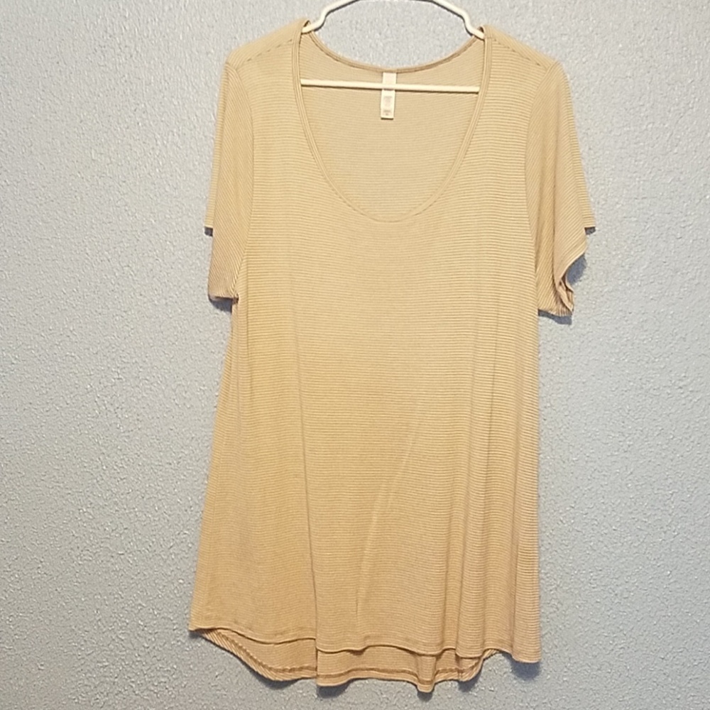 Xl Lularoe classic t